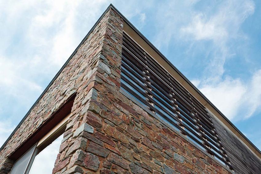 Redécouvrir la pierre locale : les moellons en grès schisteux Nelles 