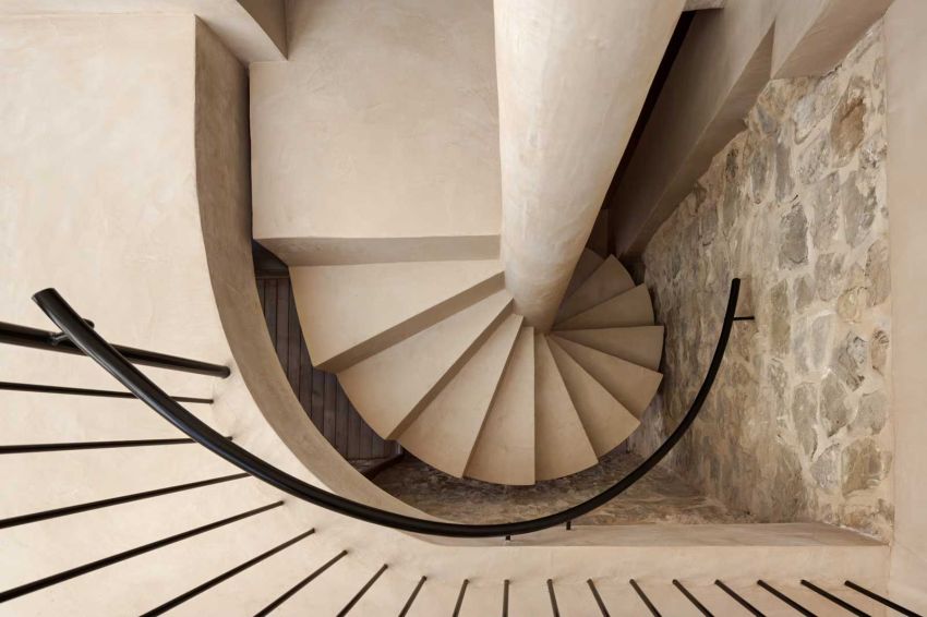 D'idée brute à pièce maîtresse : comment MORTEX® et BEALSTONE® subliment les escaliers